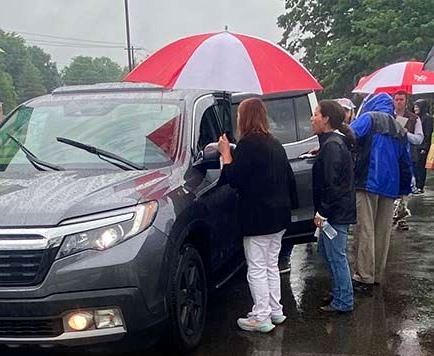 First Lady Maria Lee speaks with foster families at the Thank You Celebration for National Foster Fa